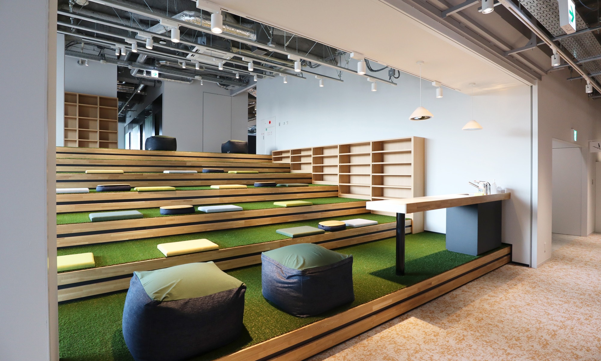 階段スペースの使い方も、利用者の発想に委ねている