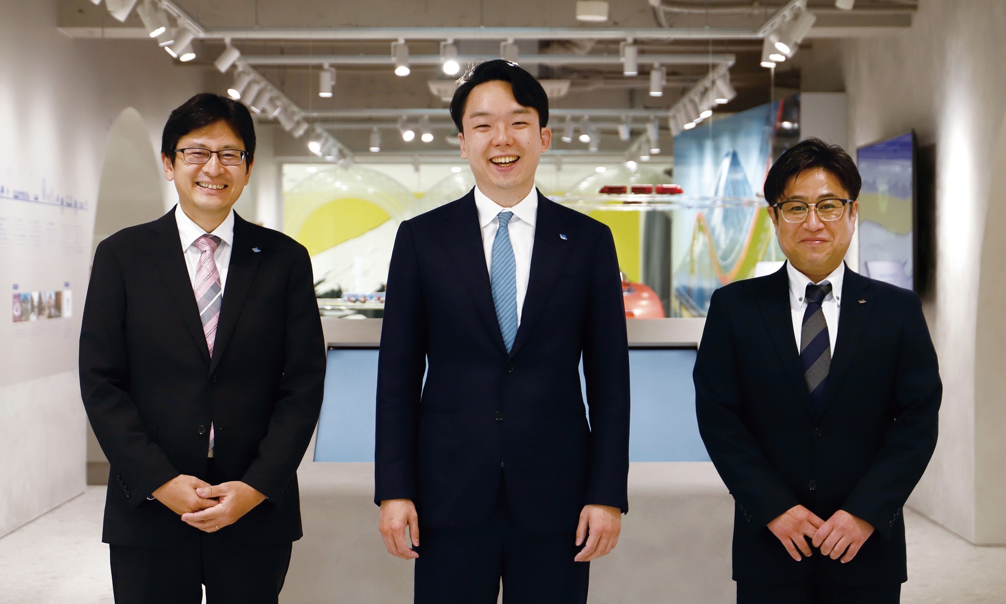 （左から）総務部 課長 上原 裕司様、専務取締役 堀内 基光様、社長室 次長 斎藤 涼様