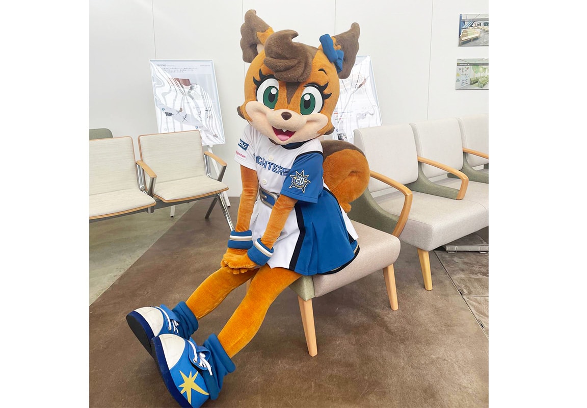 ファイターズマスコットガール ポリーちゃん