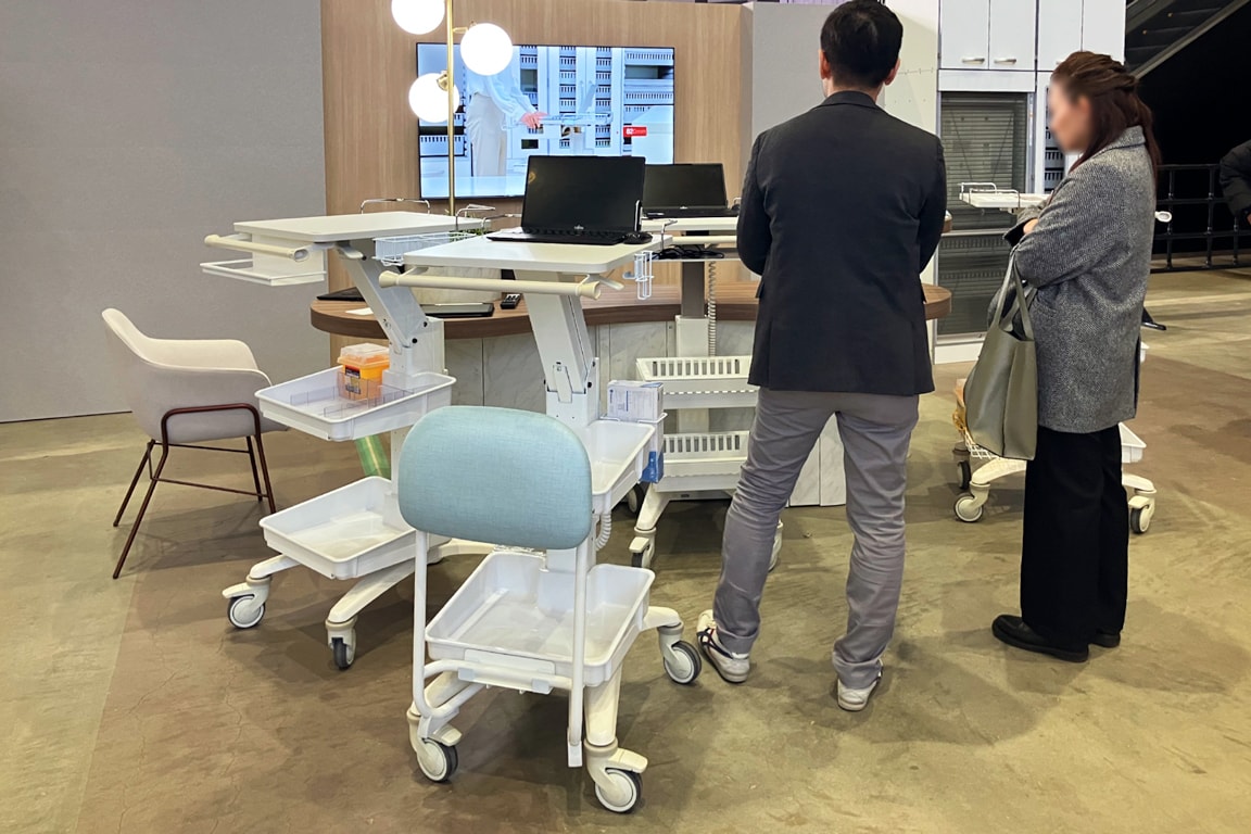 医療カート・ナーステーブル AirMo