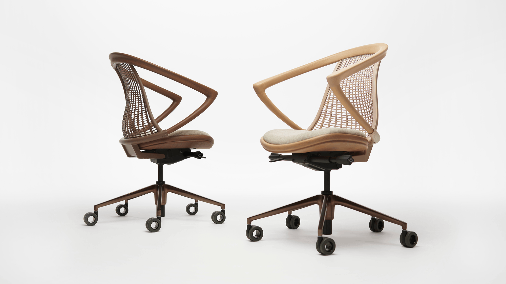 WonW Chair ナチュラルカラーとブラウンカラー画像