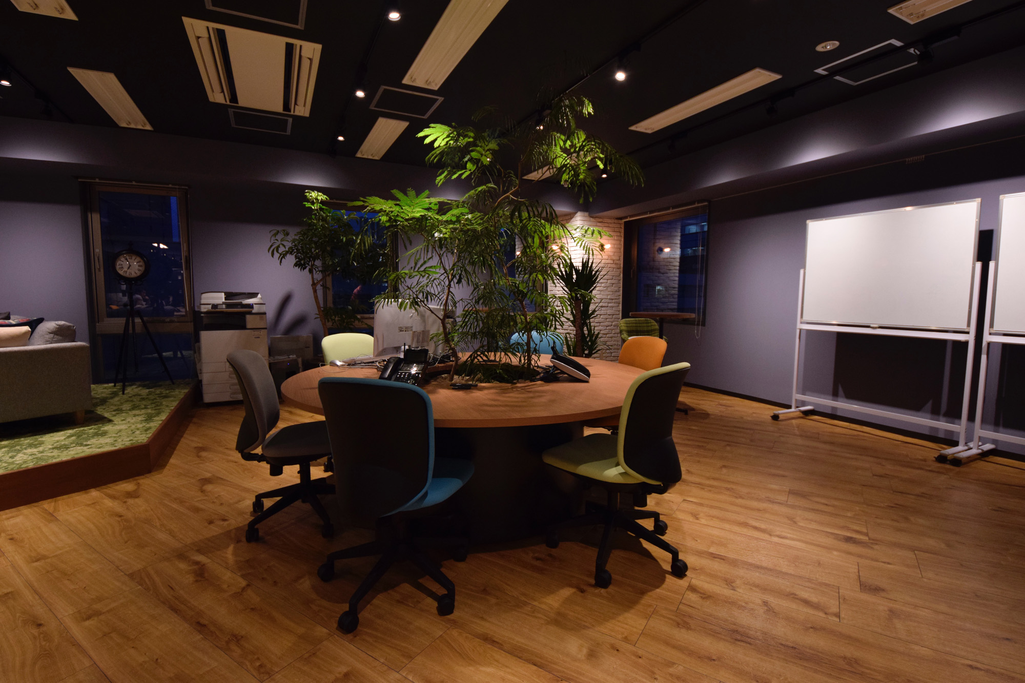 お洒落でかっこいい「大人」な空間を演出 － オリバー オフィスプロジェクト事例