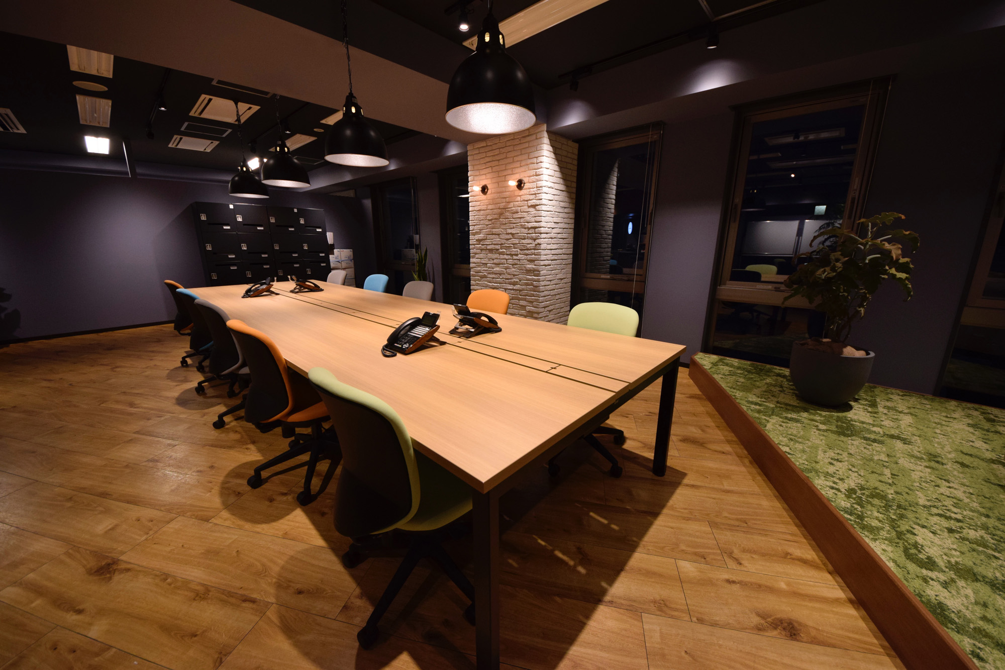 お洒落でかっこいい「大人」な空間を演出 － オリバー オフィスプロジェクト事例