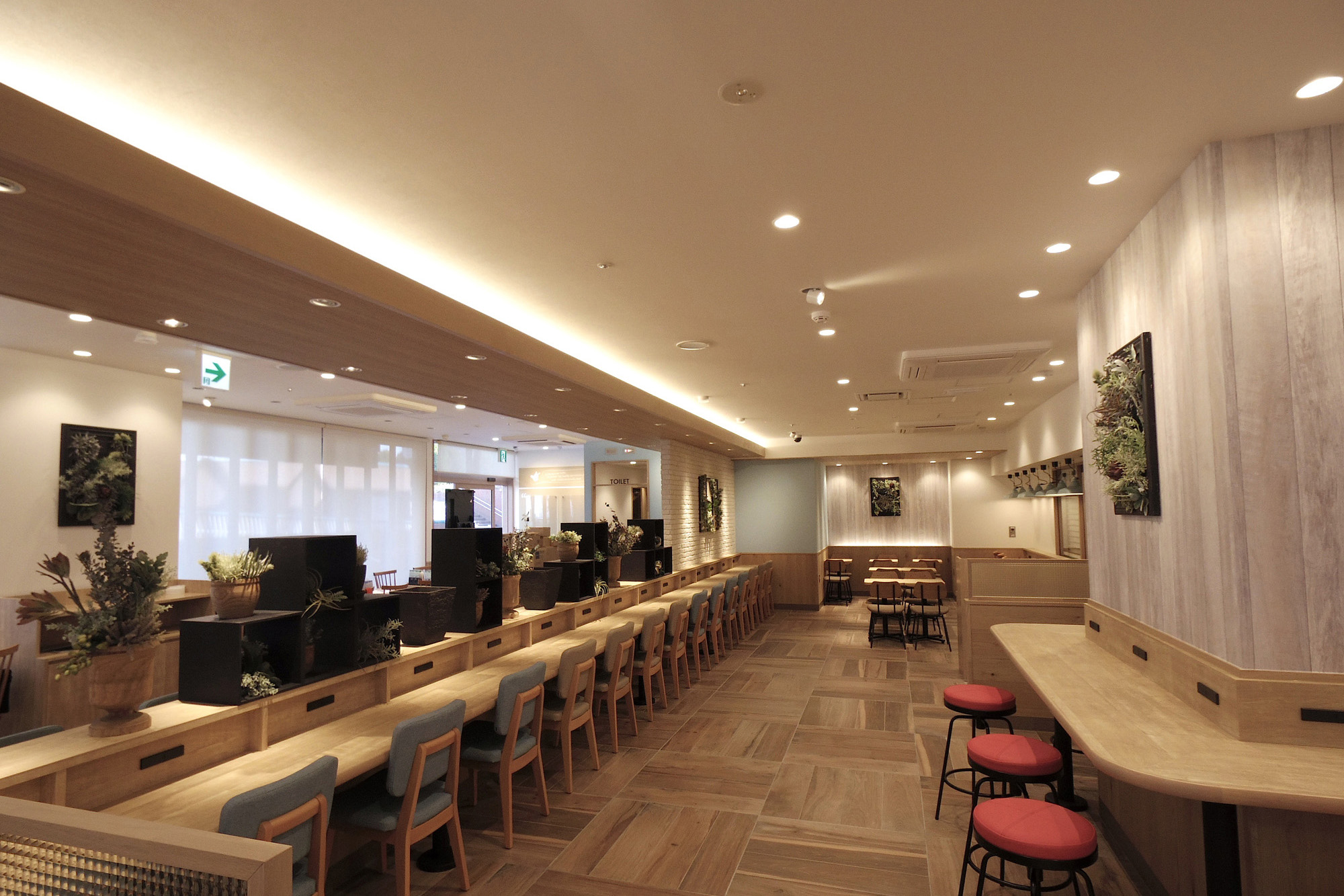 居心地の良さを重視した飲食店 － オリバー チェーンストアプロジェクト事例