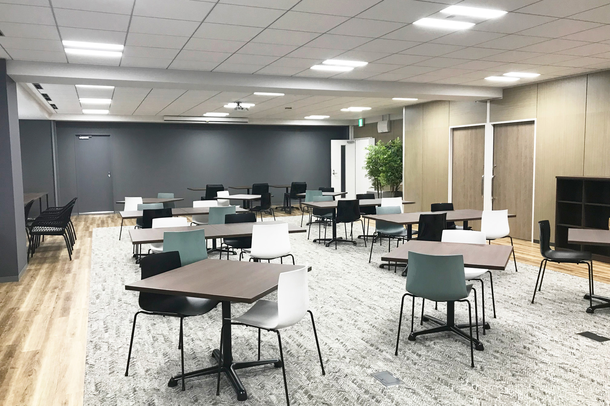 働く場所を選び、会社を超越してコミュニケーションができるワークプレイス － オリバー オフィスプロジェクト事例