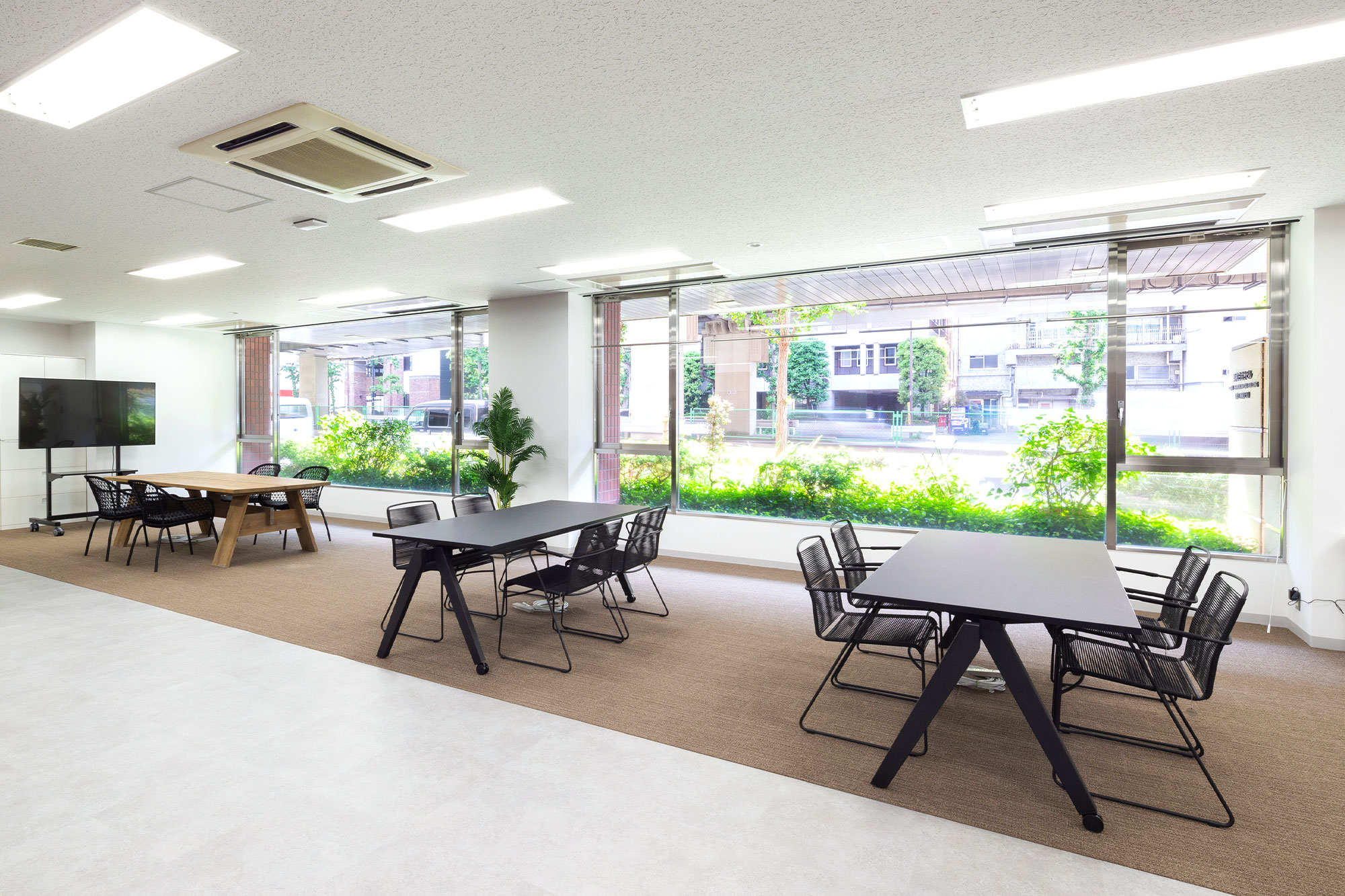 チームの垣根を超えるオープンなオフィス － オリバー オフィスプロジェクト事例