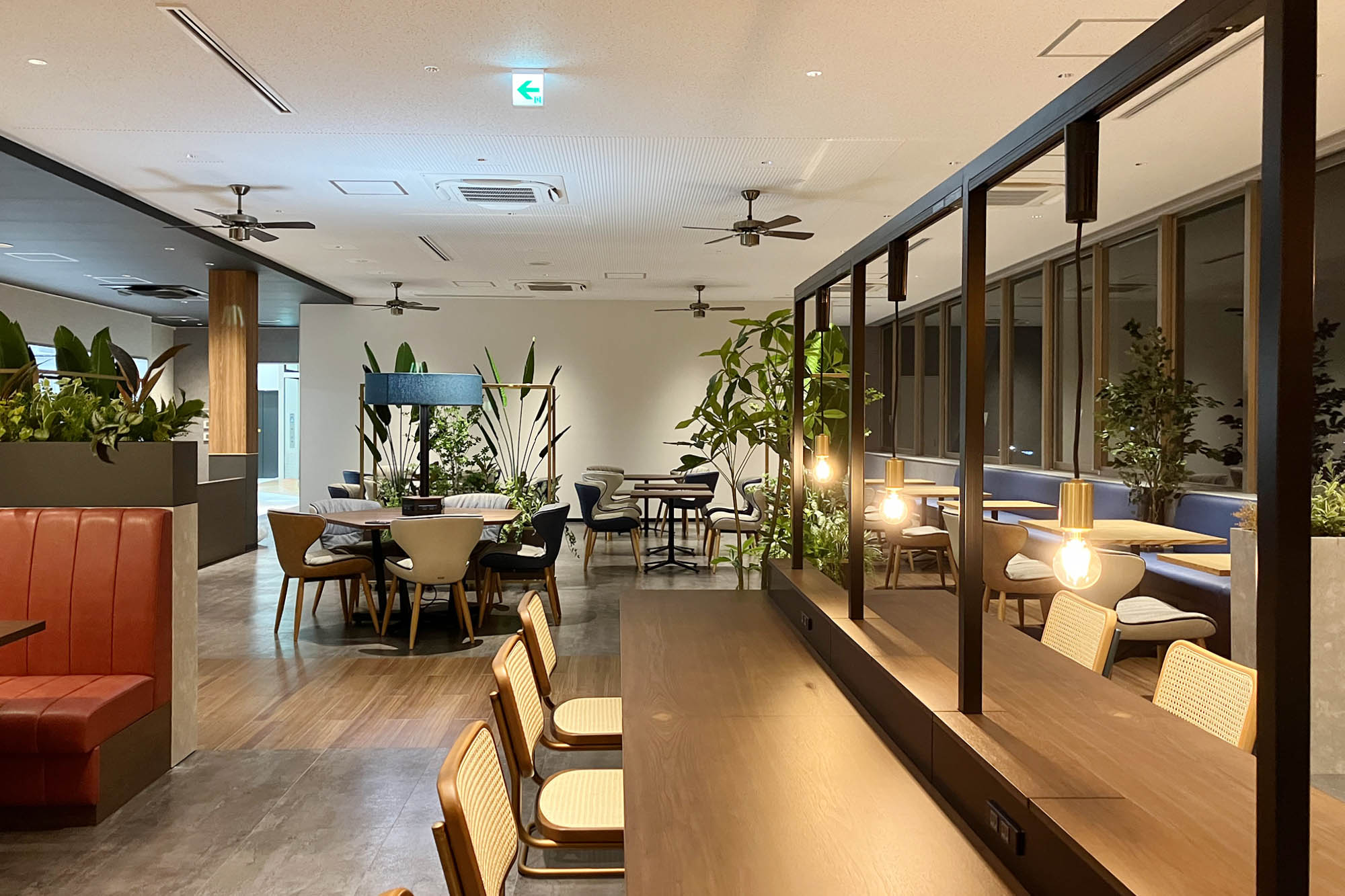 cozy cafeをテーマにした居心地のいい食堂 － オリバー オフィスプロジェクト事例