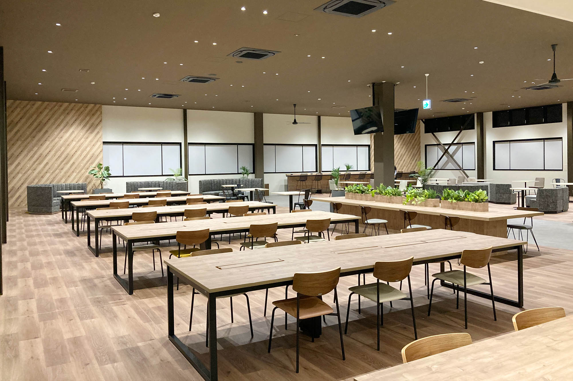 福井鋲螺株式会社 様 細呂木事業所 食堂