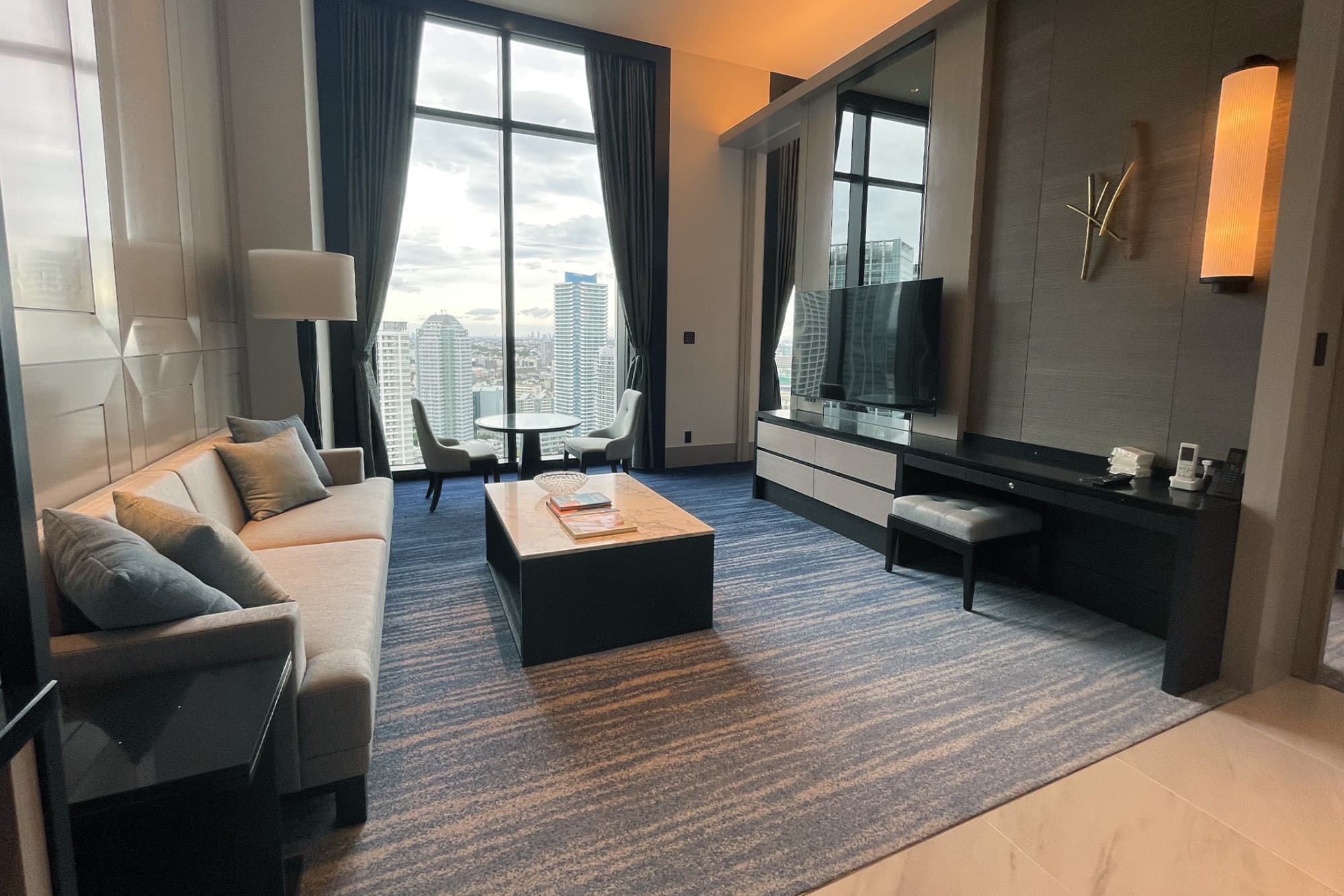 アールデコをモチーフに、さまざまな空間を楽しめるホテル － オリバー 宿泊プロジェクト事例