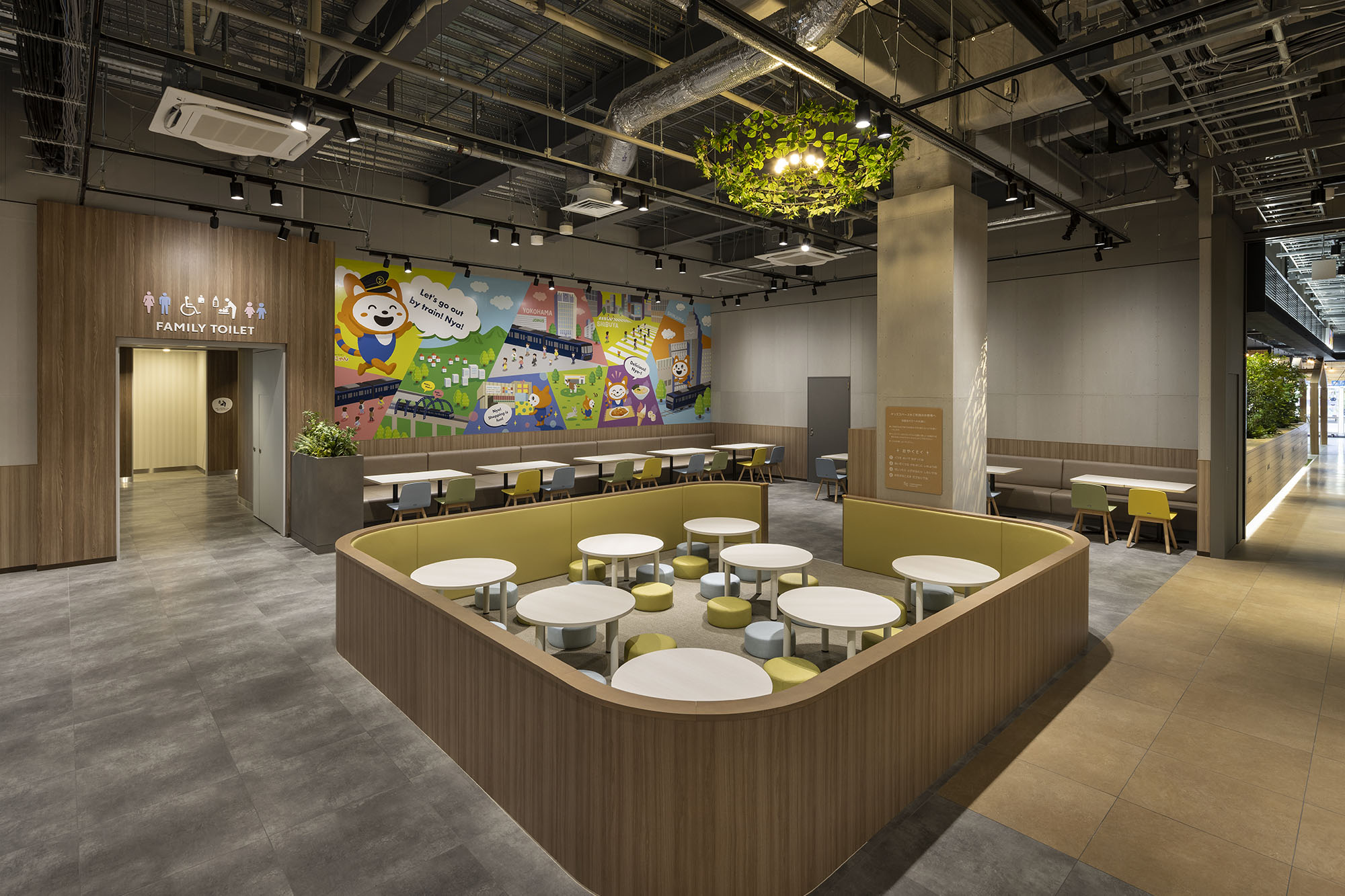 エリアごとに個性を持つ、訪れる人の過ごし方に寄り添う空間 － オリバー 商環境プロジェクト事例