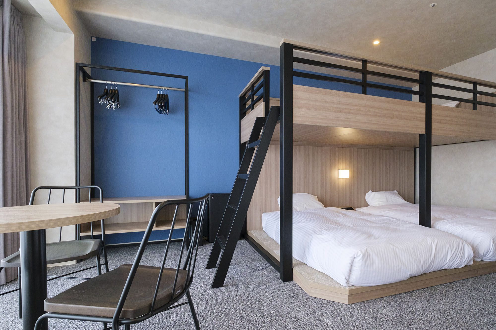 ボールパークの世界観が広がる、ファン心を掴む空間 － オリバー 宿泊プロジェクト事例