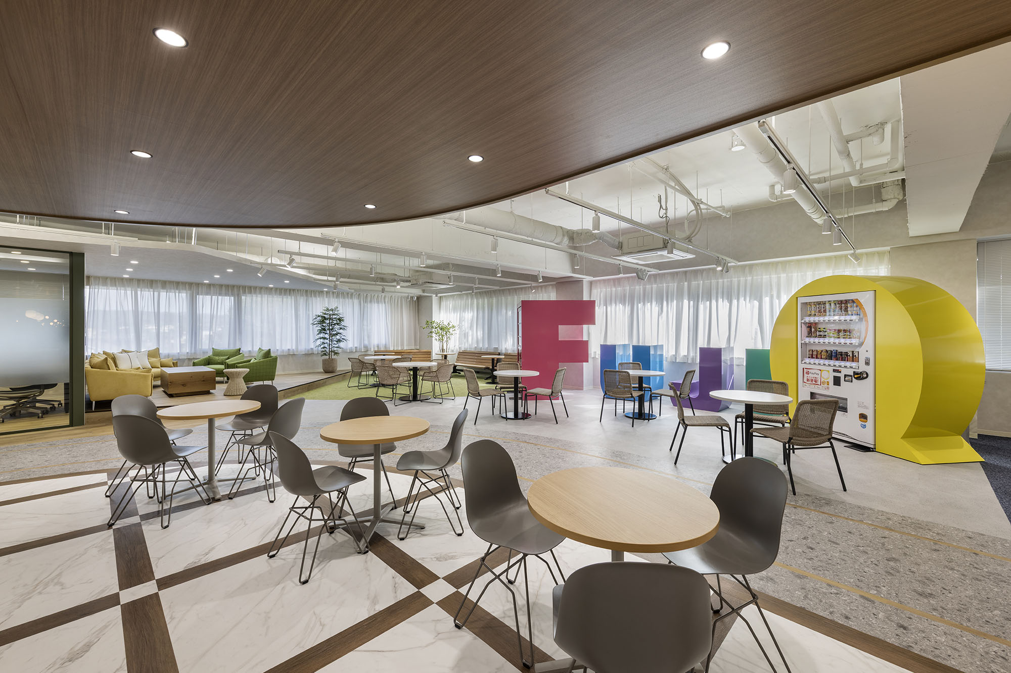 富士山麓と富士急行線の魅力を詰め込んだオフィス － オリバー オフィスプロジェクト事例