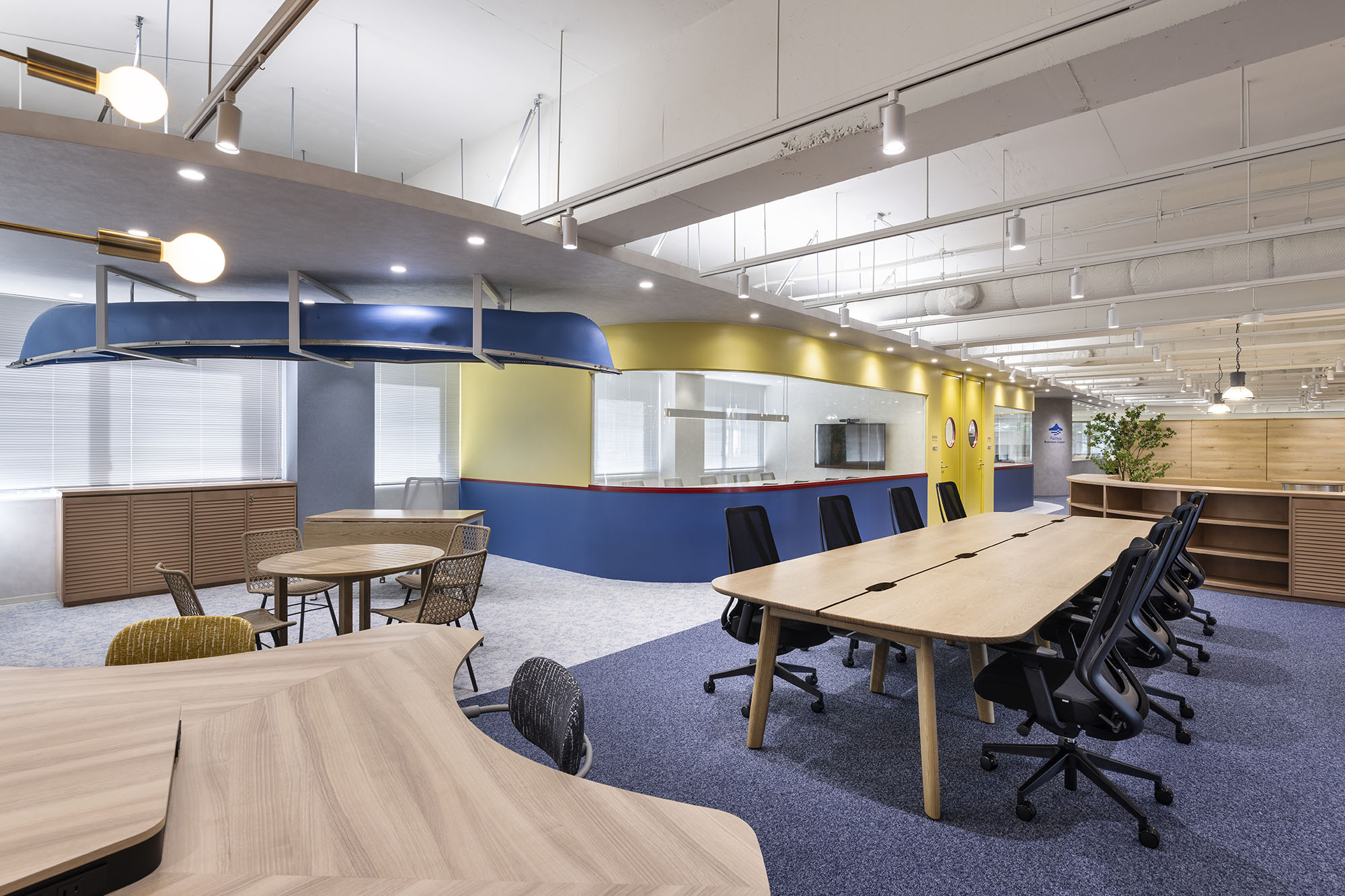 富士山麓と富士急行線の魅力を詰め込んだオフィス － オリバー オフィスプロジェクト事例