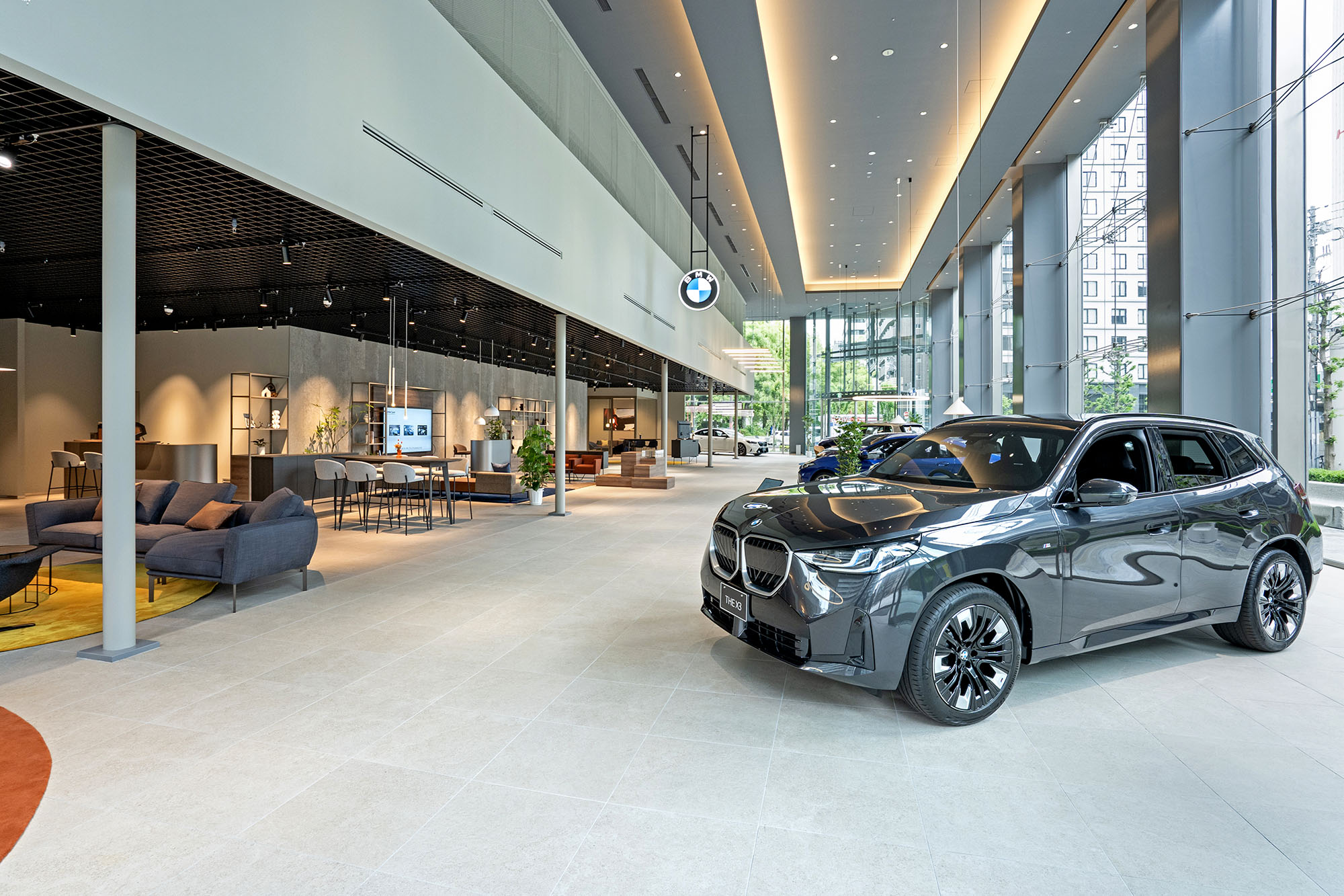 ブランドらしさが輝くラグジュアリー空間 － オリバー 商環境プロジェクト事例