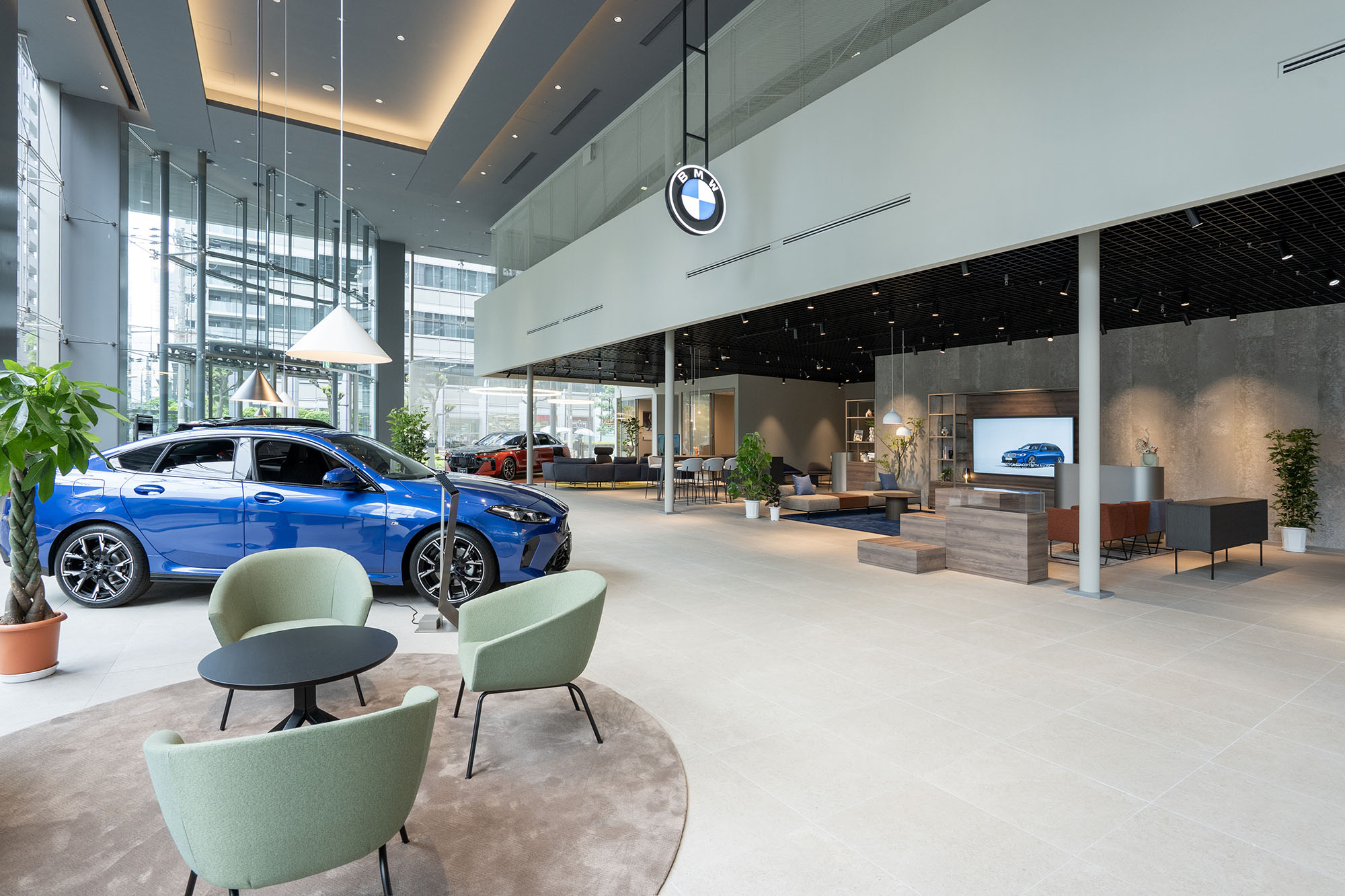 ブランドらしさが輝くラグジュアリー空間 － オリバー 商環境プロジェクト事例