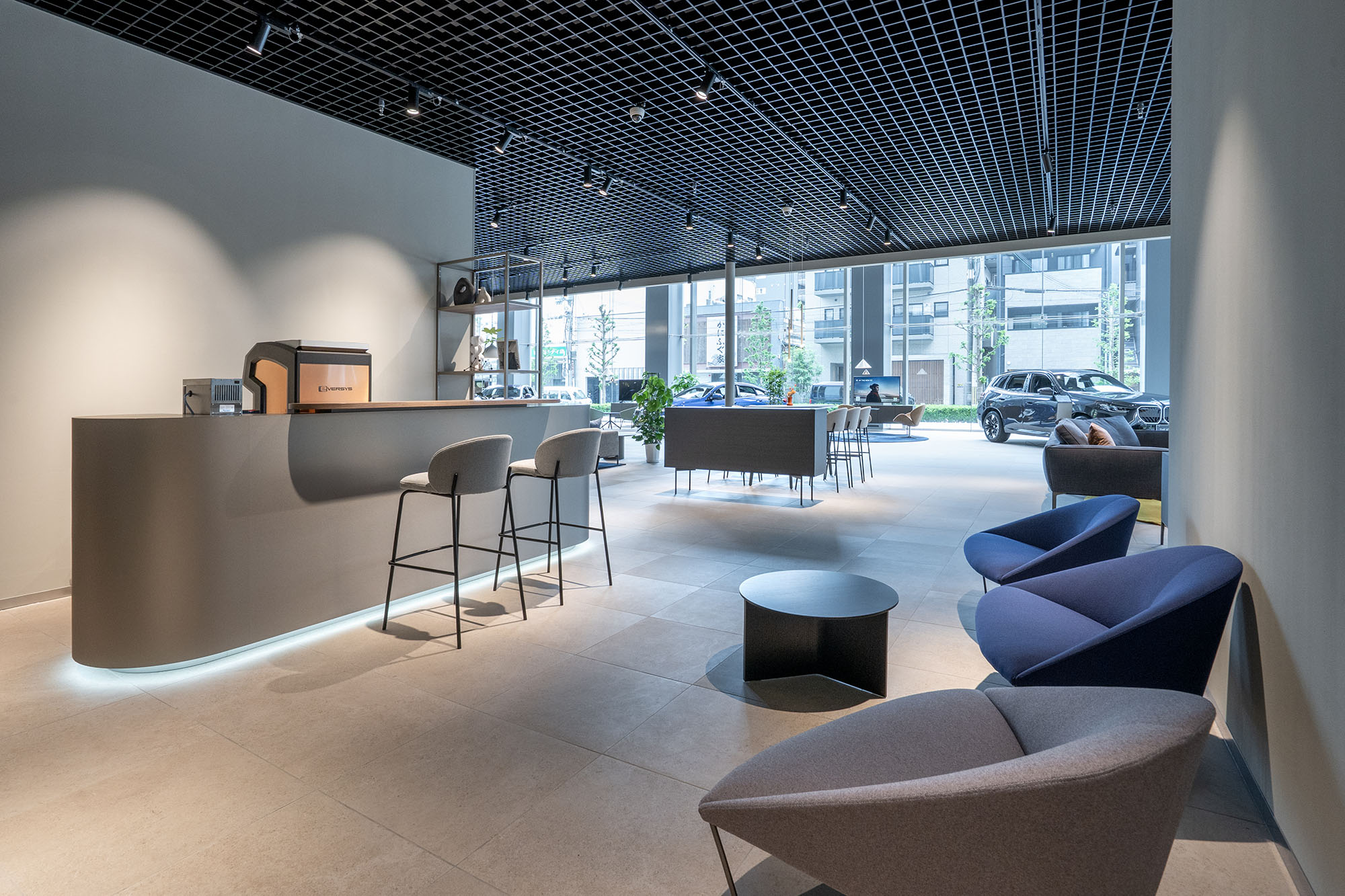 ブランドらしさが輝くラグジュアリー空間 － オリバー 商環境プロジェクト事例