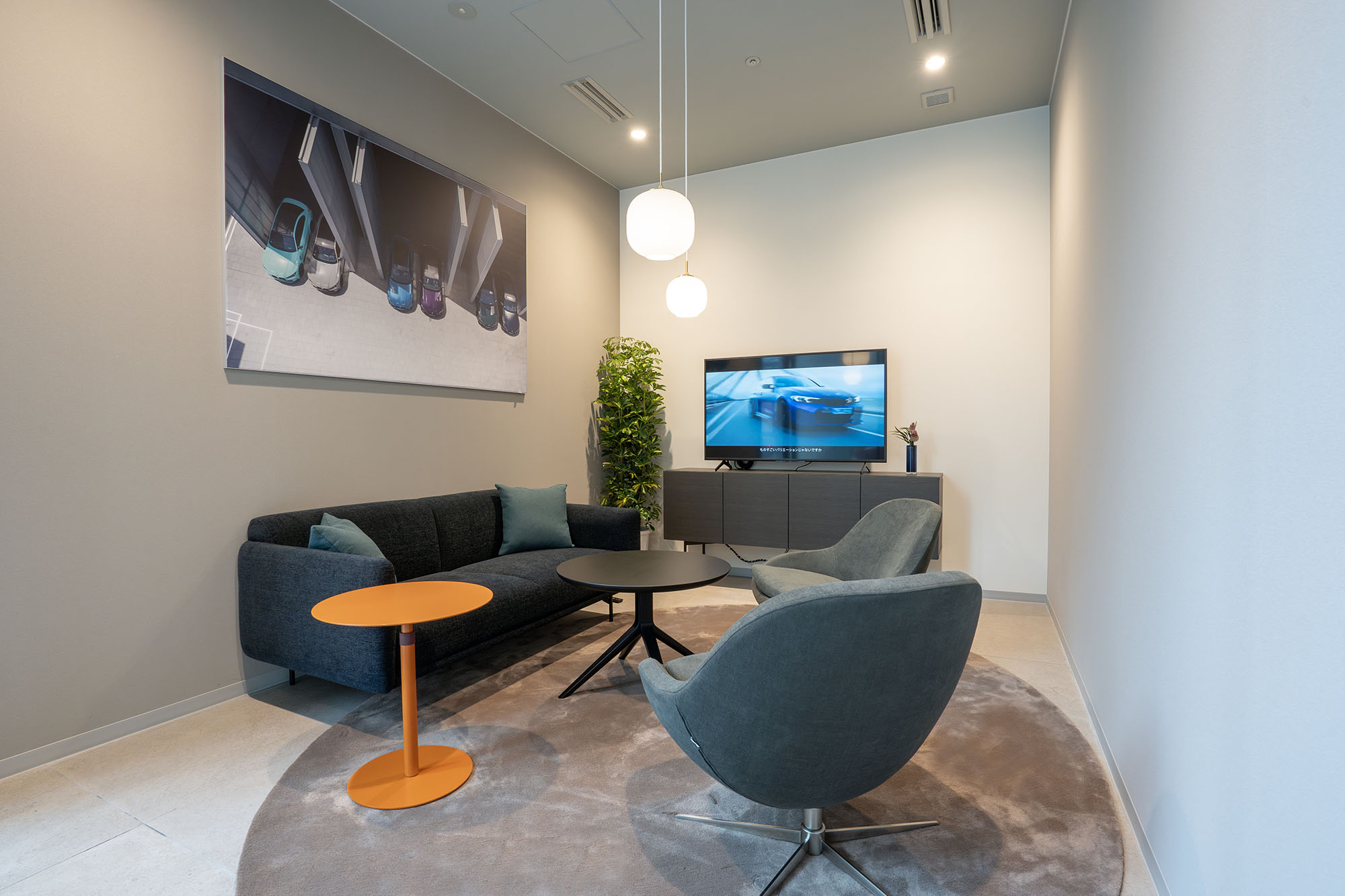 ブランドらしさが輝くラグジュアリー空間 － オリバー 商環境プロジェクト事例