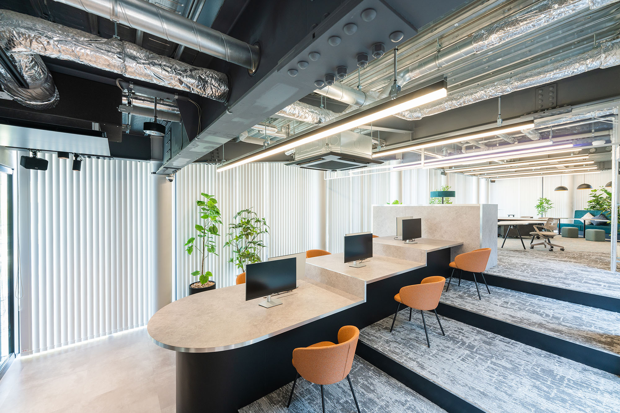 人が集まり、コミュニケーションが広がっていくオフィス － オリバー オフィスプロジェクト事例