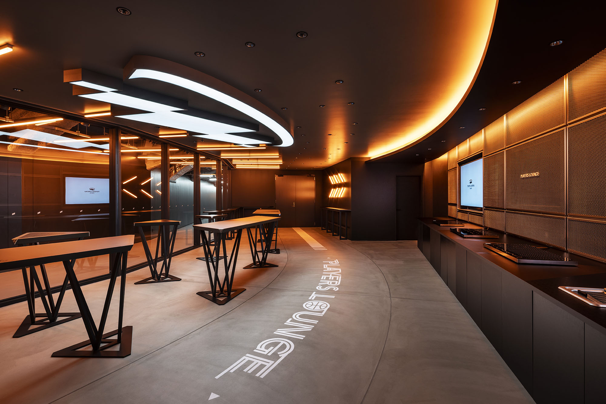 統一された世界観の中で、多彩な過ごし方が広がる空間 － オリバー 商環境プロジェクト事例