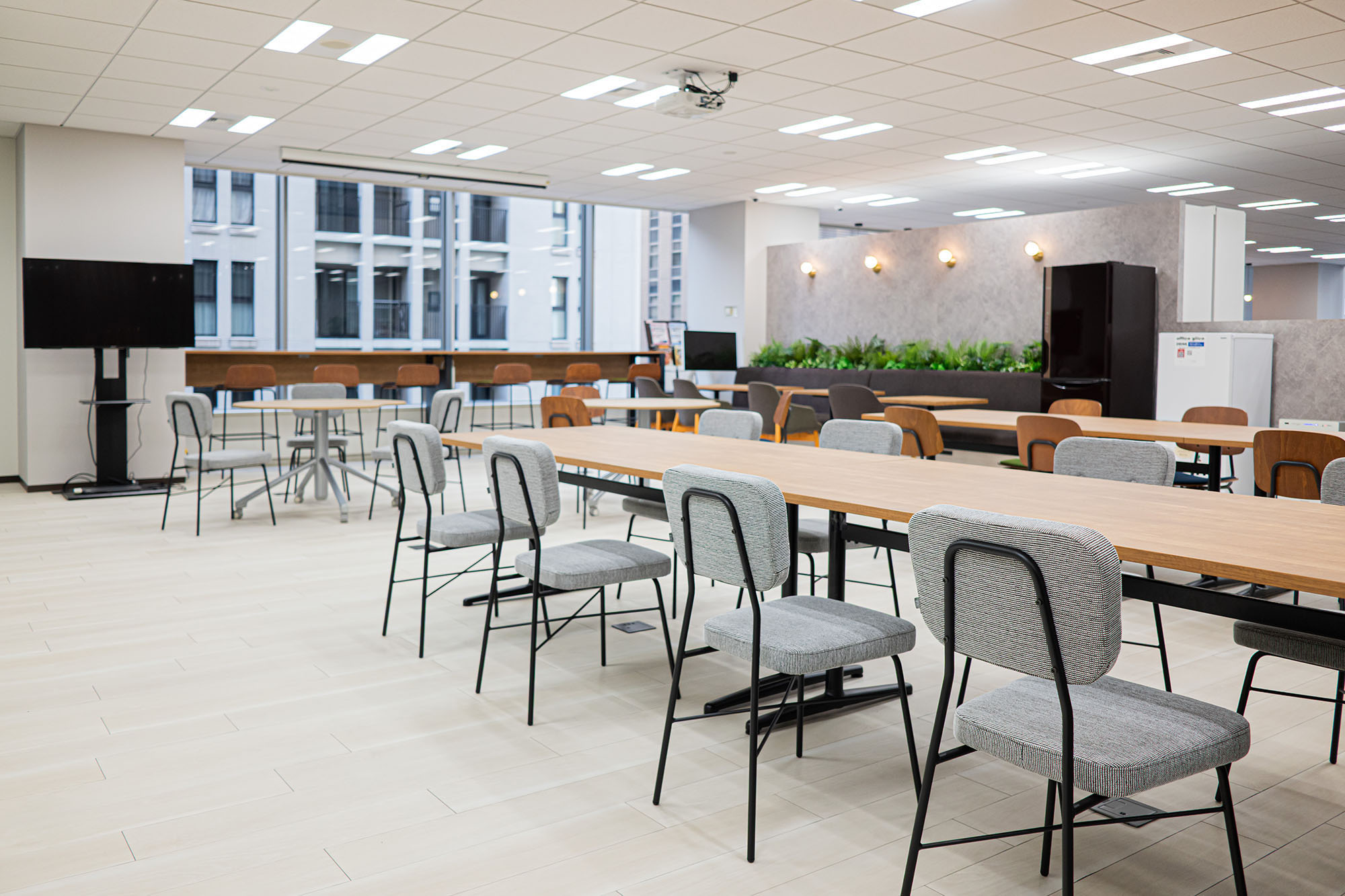 開放感を保ちながら、安心して働けるオフィス空間 － オリバー オフィスプロジェクト事例