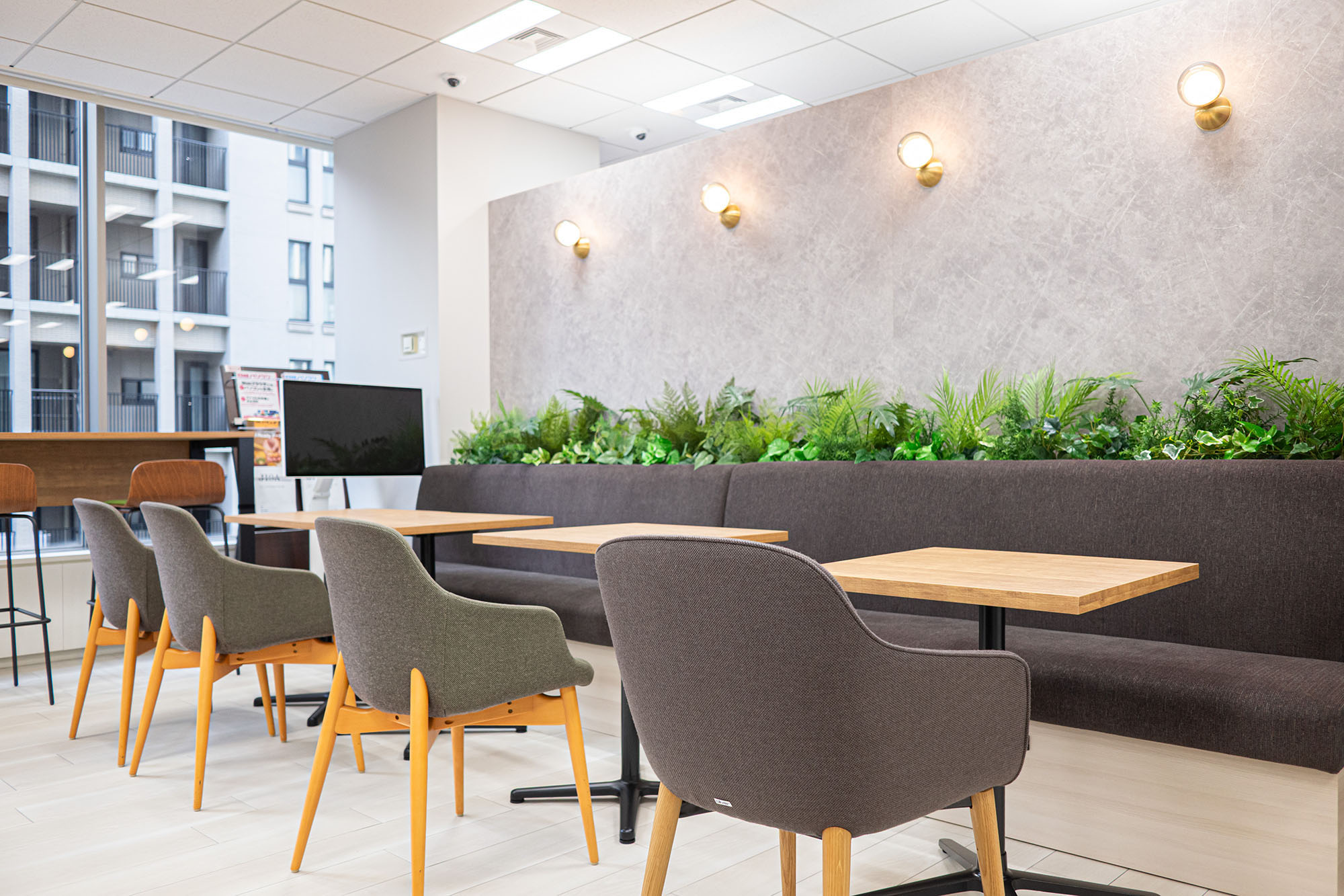 開放感を保ちながら、安心して働けるオフィス空間 － オリバー オフィスプロジェクト事例