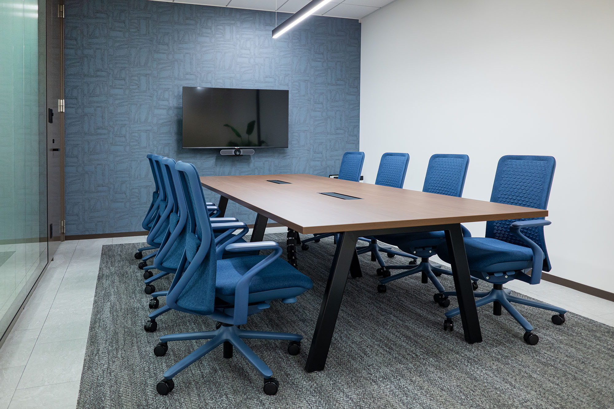 開放感を保ちながら、安心して働けるオフィス空間 － オリバー オフィスプロジェクト事例