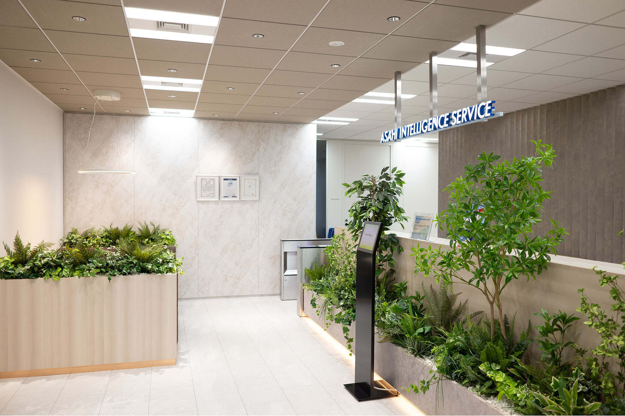 開放感を保ちながら、安心して働けるオフィス空間 － オリバー オフィスプロジェクト事例