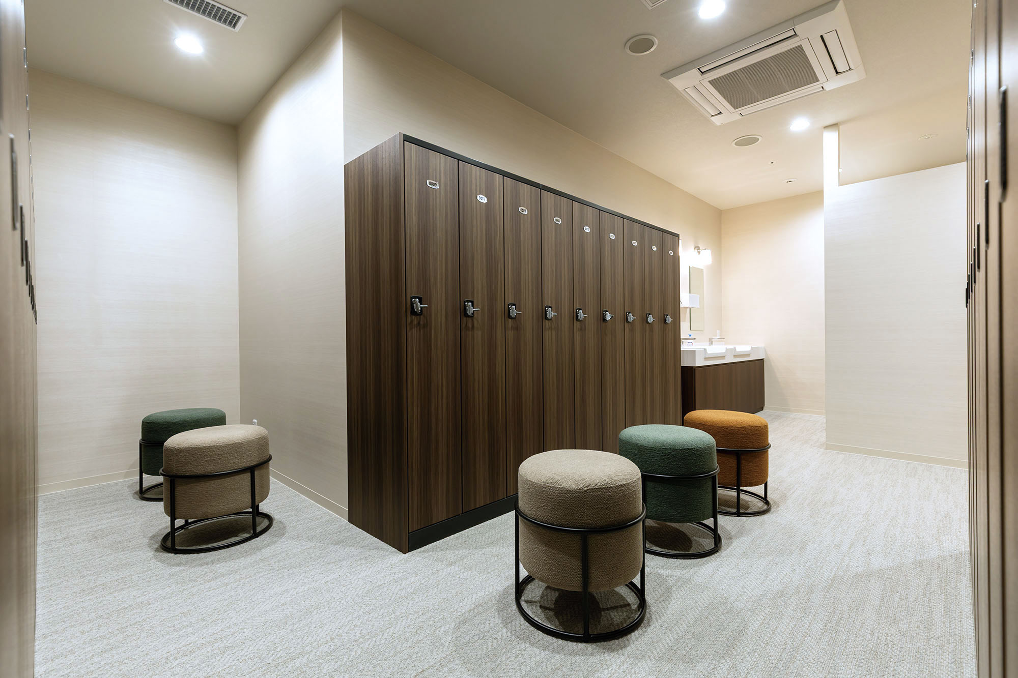 待ち時間を景色とともに、ゆったり過ごせる空間 － オリバー 医療・福祉プロジェクト事例