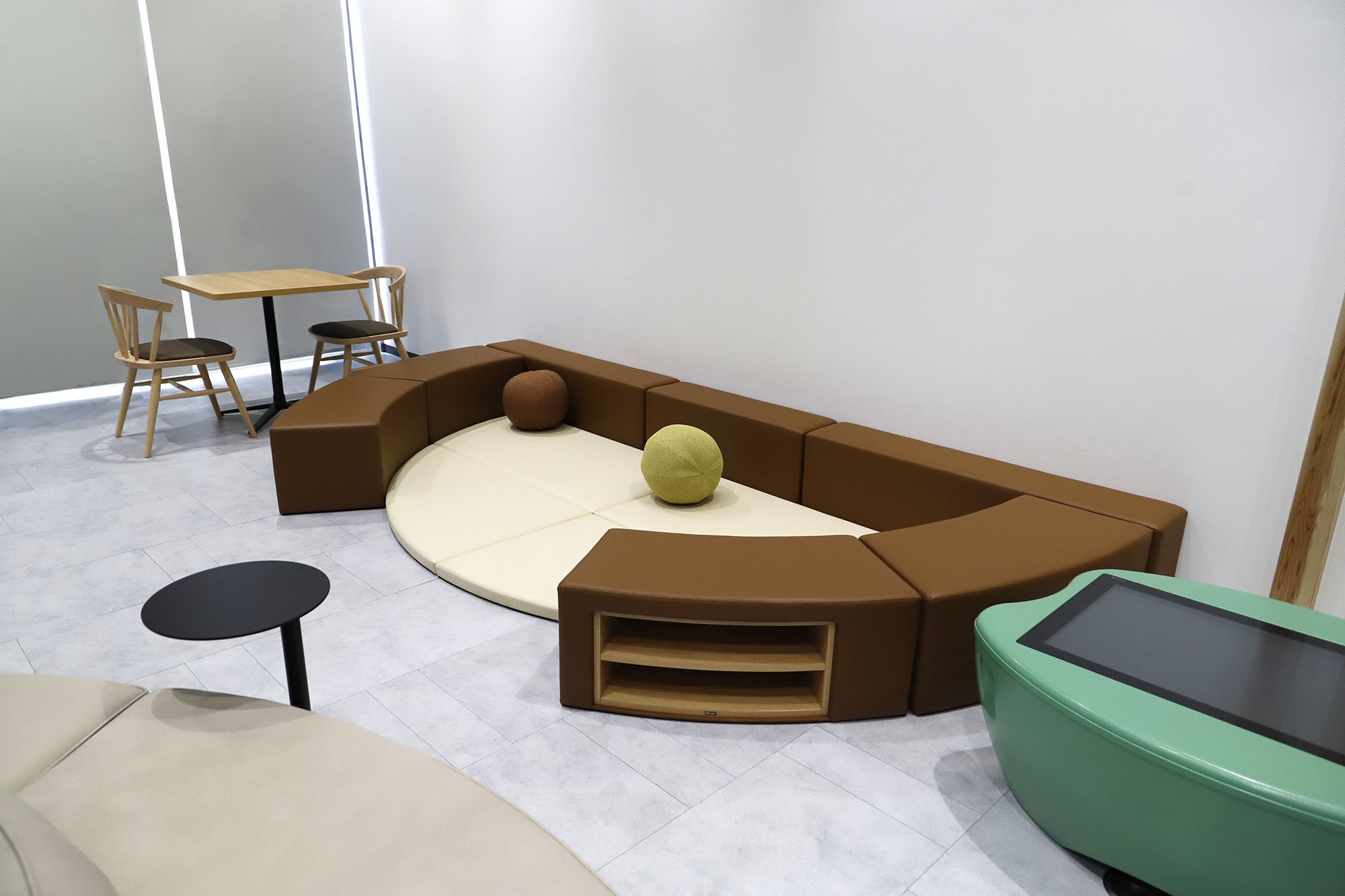 働く時間も休む時間も、心地よく過ごせる職場空間 － オリバー 商環境プロジェクト事例