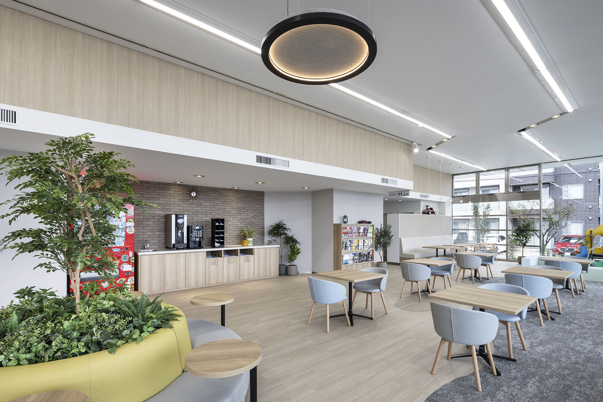 湘南台らしさを取り入れた、自然と足を運びたくなる店舗空間 － オリバー 商環境プロジェクト事例