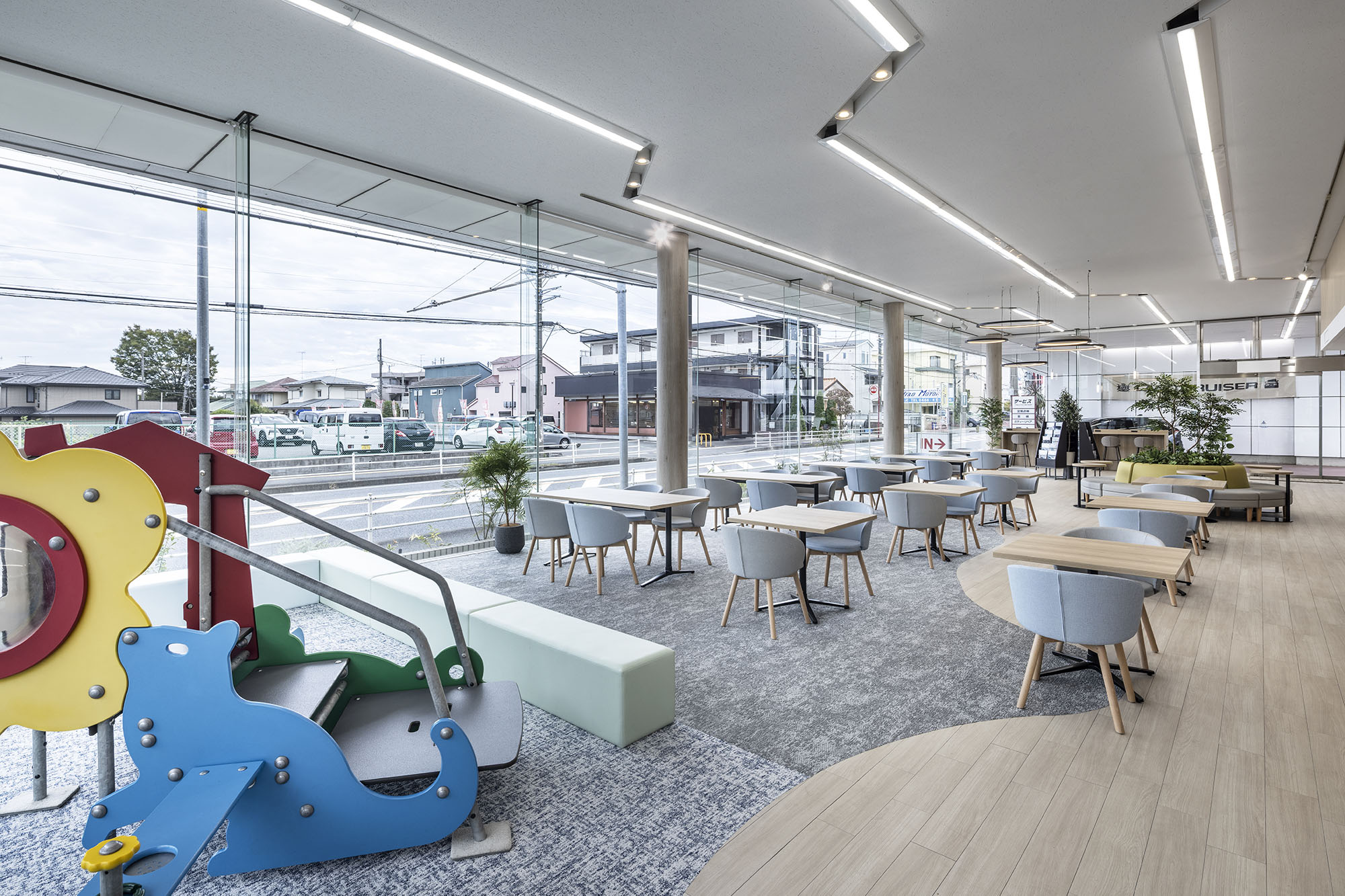 湘南台らしさを取り入れた、自然と足を運びたくなる店舗空間 － オリバー 商環境プロジェクト事例