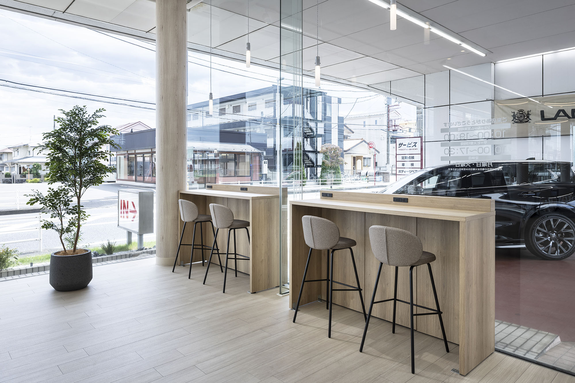 湘南台らしさを取り入れた、自然と足を運びたくなる店舗空間 － オリバー 商環境プロジェクト事例