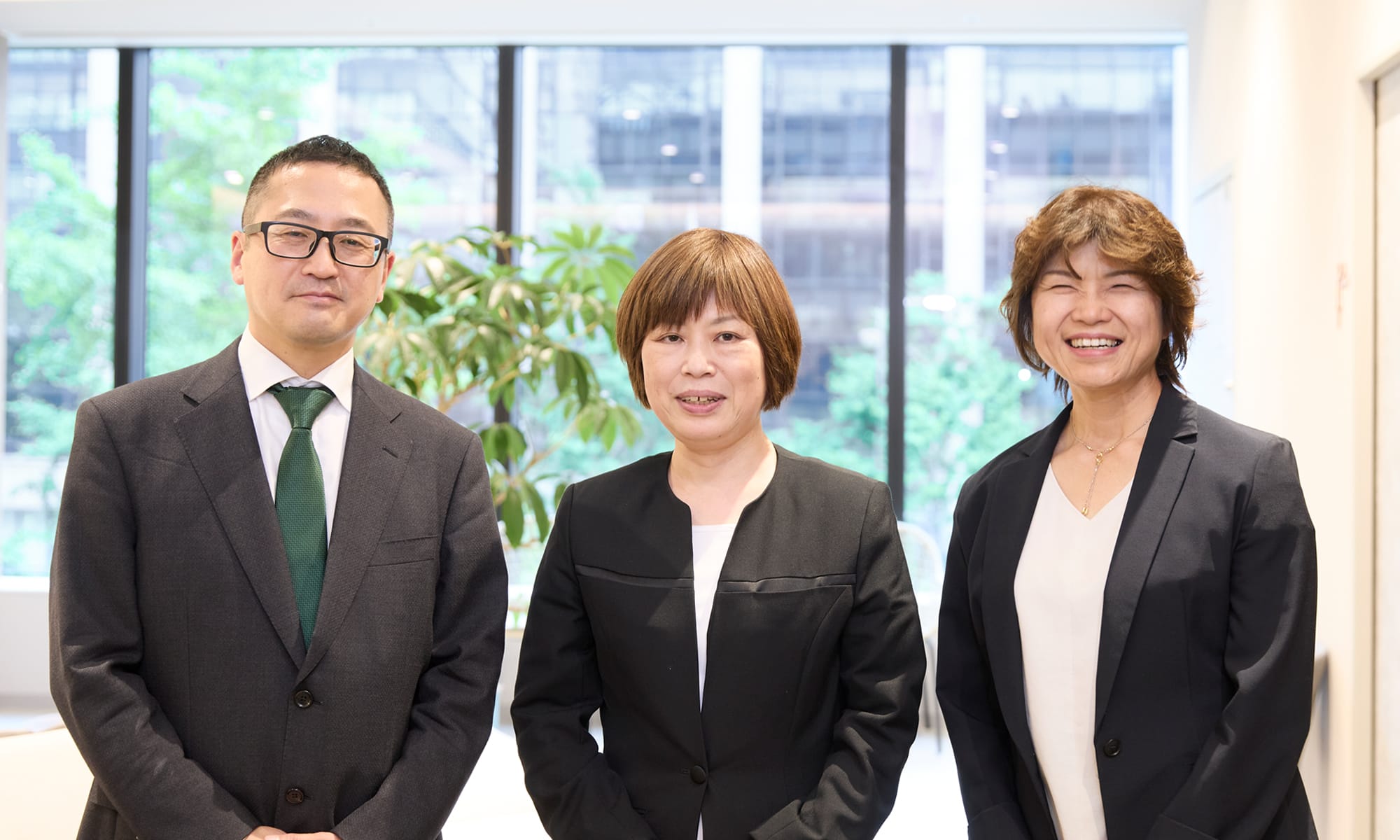 (左から)健康管理部 特命課長 米澤 敦史様、健康管理部 課長 幸田 靖子様、健康管理部 部長 皿海 利枝様